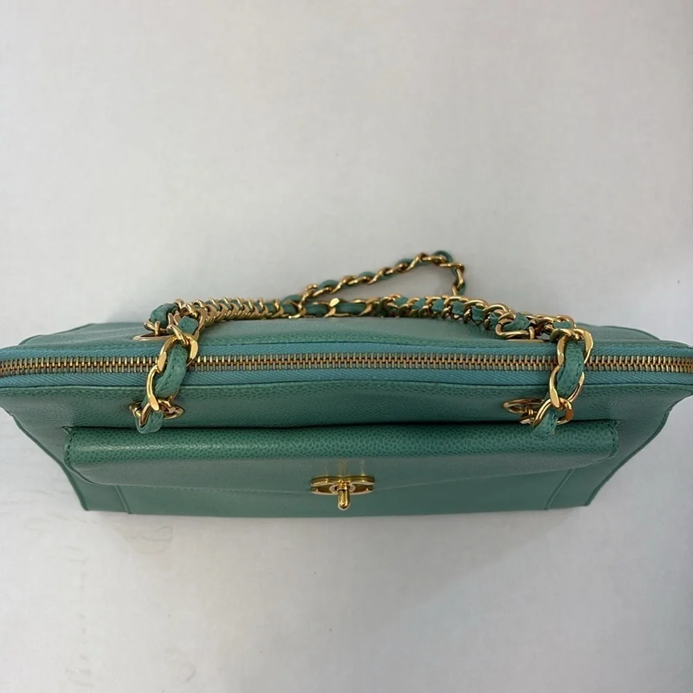Chanel Vintage Emerald Green Gold Chain Shoulder Bag with CC Logo